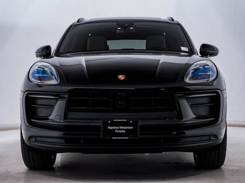 Certified 2025 Porsche Macan image 6
