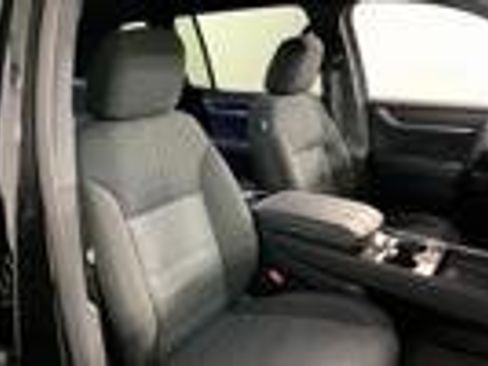 Used 2025 GMC Acadia Elevation image 6