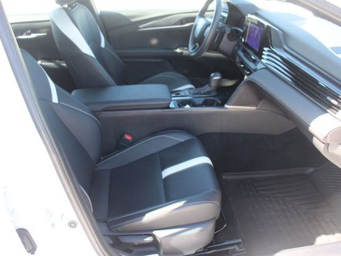 Certified 2025 Toyota Camry SE AWD/4WD image 20