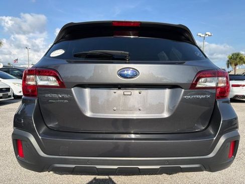 Used 2018 Subaru Outback 2.5i Limited AWD/4WD image 3