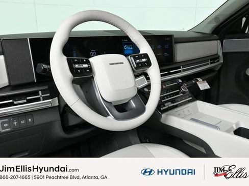 Used 2025 Hyundai Santa Fe SE image 12