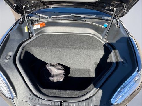 Used 2015 Tesla Model S 70D image 8
