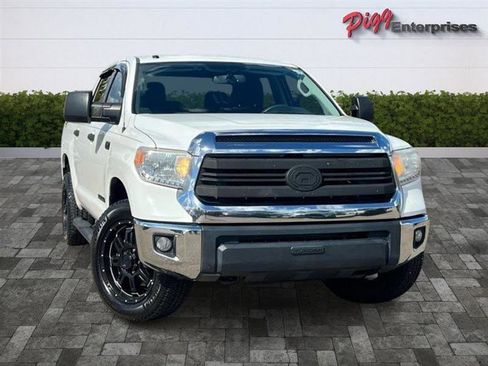 Used 2016 Toyota Tundra SR5 w/ SR5 Upgrade Package image 41