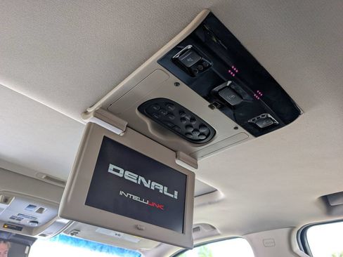 Used 2019 GMC Yukon Denali w/ Denali Ultimate Package AWD/4WD image 23