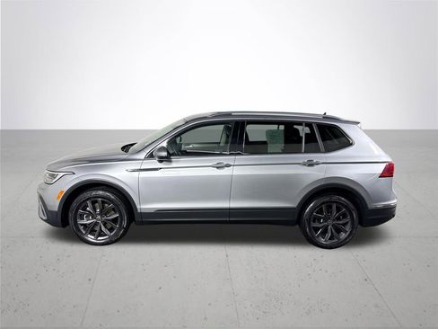 Certified 2022 Volkswagen Tiguan SE image 10