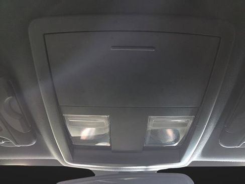 Used 2012 Dodge Challenger R/T image 21