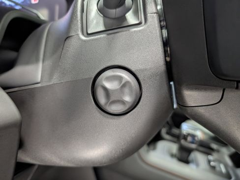 Used 2025 GMC Sierra 1500 AT4 w/ AT4 Premium Package image 25