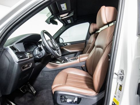 Used 2022 BMW X5 xDrive40i w/ M Sport Package image 9