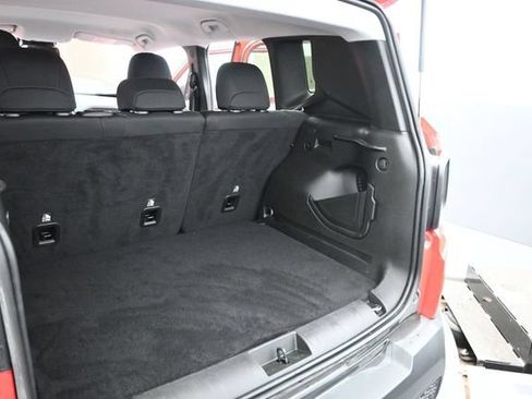 Used 2023 Jeep Renegade Latitude w/ Premium Group AWD/4WD image 19