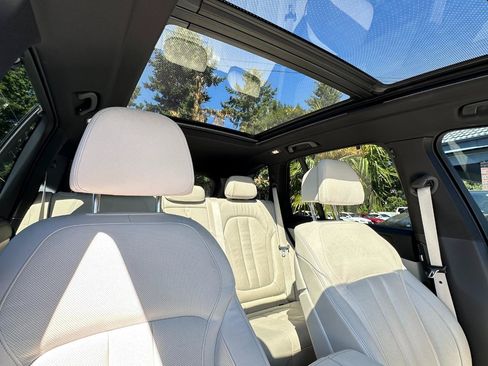 Used 2022 BMW X5 xDrive40i w/ M Sport Package AWD/4WD image 4