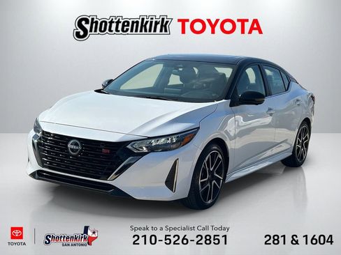 Used 2025 Nissan Sentra SR w/ SR Premium Package image 1