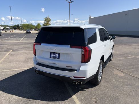 Used 2026 GMC Yukon Denali w/ LPO, Floor Liner Package AWD/4WD image 6