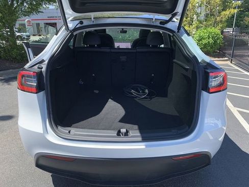 Used 2023 Tesla Model Y Long Range AWD/4WD image 29