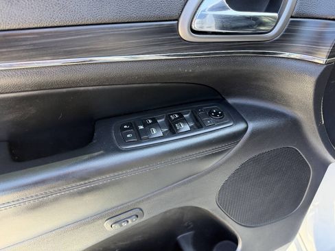 Used 2019 Jeep Grand Cherokee Limited X AWD/4WD image 18