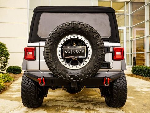 Used 2021 Jeep Wrangler Unlimited Rubicon AWD/4WD image 11