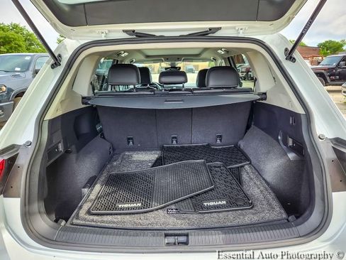 Used 2023 Volkswagen Tiguan SE w/ Panoramic Sunroof Package AWD/4WD image 20