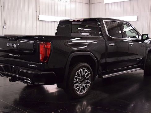 Used 2025 GMC Sierra 1500 Denali Ultimate image 9