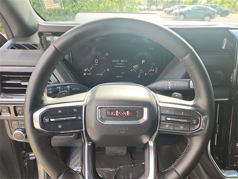 Certified 2025 GMC Yukon Elevation image 23