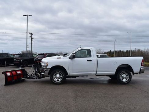 Used 2024 RAM 2500 Tradesman w/ Chrome Appearance Group image 8