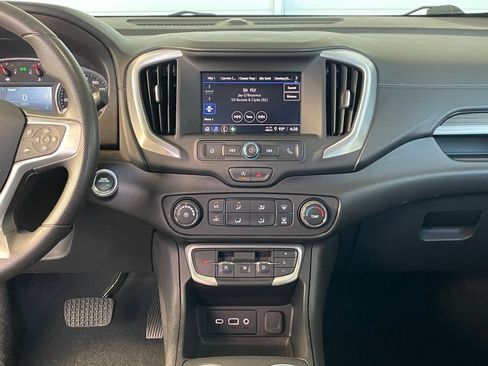 Used 2024 GMC Terrain SLE image 18