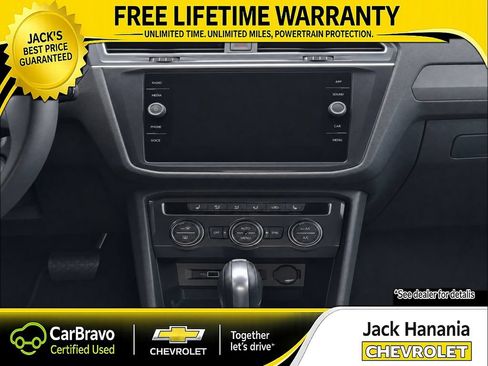 Used 2020 Volkswagen Tiguan SE FWD image 17