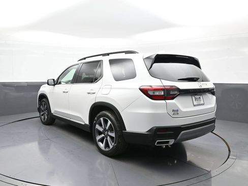 Certified 2024 Honda Pilot Elite image 8