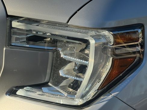 Used 2021 GMC Sierra 1500 Elevation w/ Preferred Package image 9