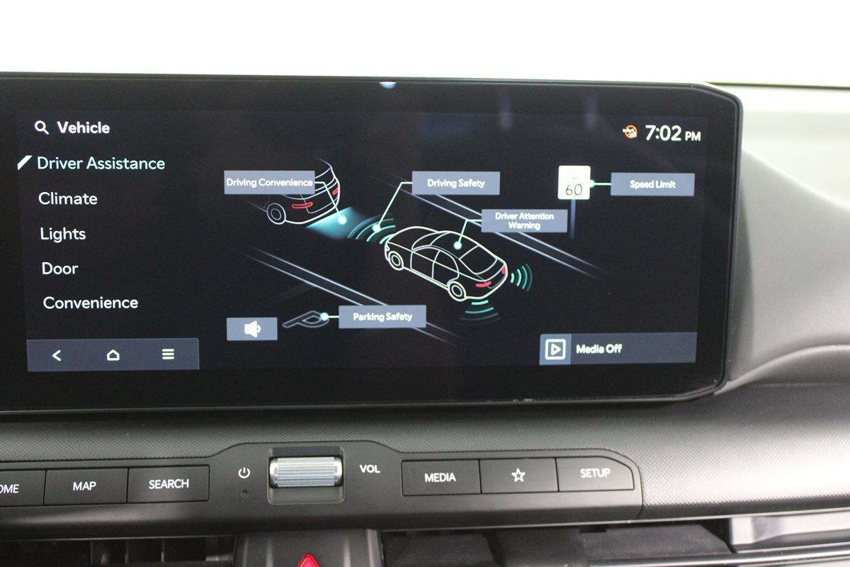 Used 2025 Kia K4 FWD image 16