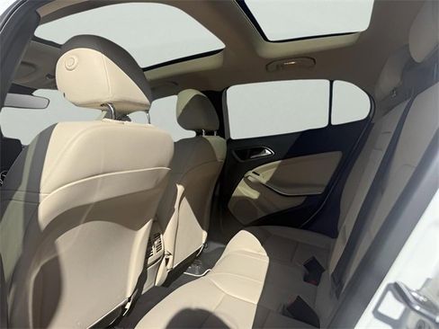 Used 2020 Mercedes-Benz GLA 250 GLA 250 image 21