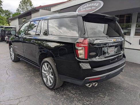 Used 2021 Chevrolet Suburban High Country w/ Premium Package AWD/4WD image 3