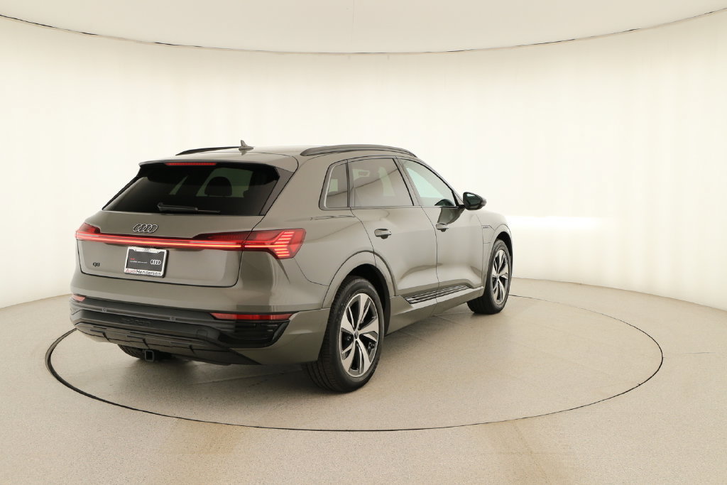 Certified 2024 Audi Q8 e-tron Premium AWD/4WD image 6
