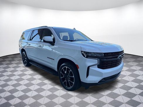 Used 2023 Chevrolet Suburban RST w/ Luxury Package RWD image 7