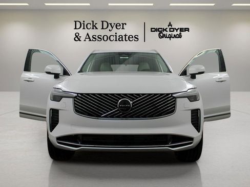 New 2026 Volvo XC90 B6 Ultra w/ Protection Package Premier image 7