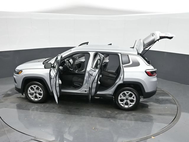 Used 2025 Jeep Compass Sport w/ Mopar Graphics Package AWD/4WD image 49