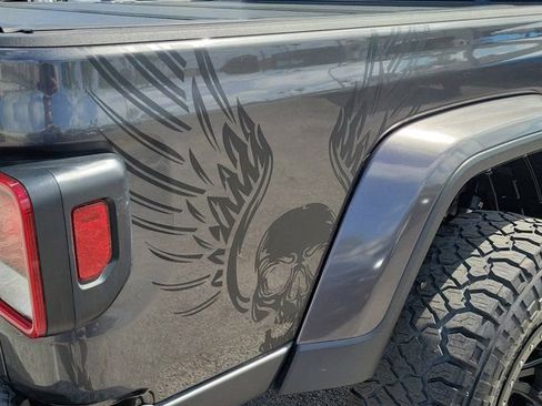 Used 2022 Jeep Gladiator Sport image 5