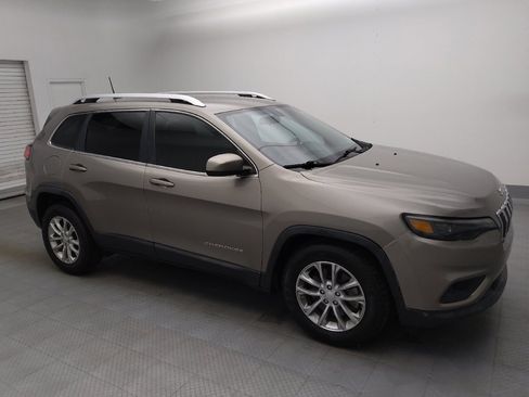 Used 2019 Jeep Cherokee Latitude w/ Popular Appearance Group FWD image 11