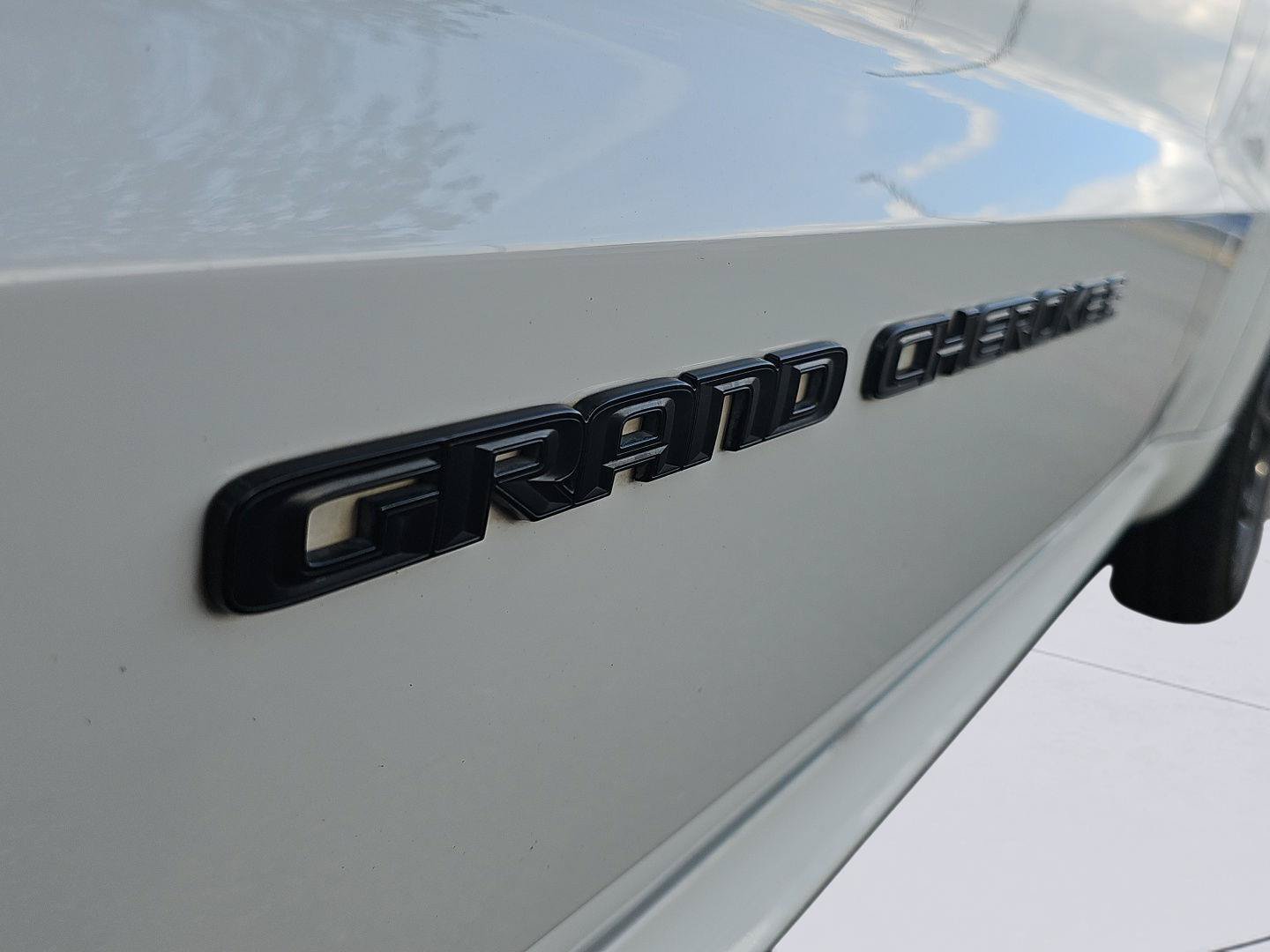 Used 2021 Jeep Grand Cherokee Limited X RWD image 12