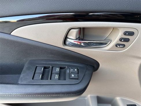 Used 2016 Honda Pilot Touring image 20