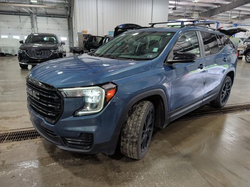 Used 2024 GMC Terrain SLE w/ Driver Convenience Package AWD/4WD image 6