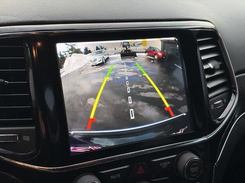 Used 2019 Jeep Grand Cherokee Limited image 30