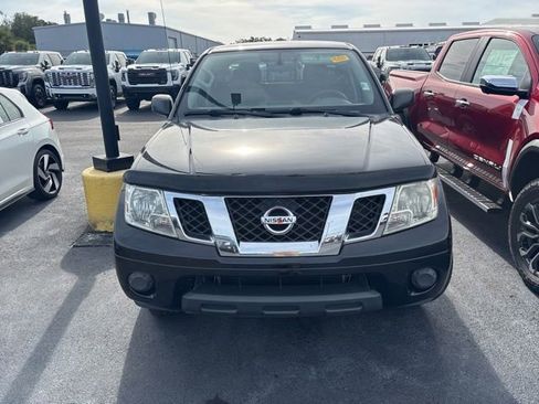 Used 2019 Nissan Frontier SV RWD image 2