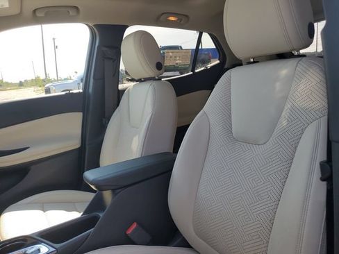 Used 2023 Buick Encore GX Essence w/ Experience Buick Package AWD/4WD image 5