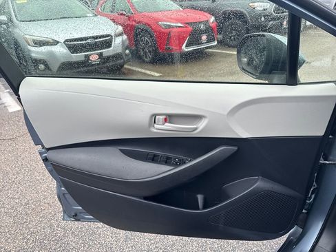 Used 2023 Toyota Corolla LE image 33