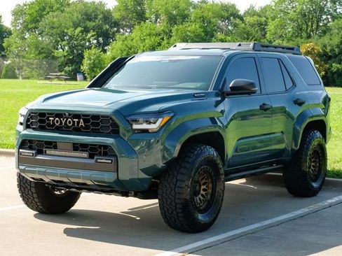 Used 2025 Toyota 4Runner Trailhunter AWD/4WD image 3