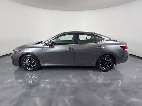Used 2025 Nissan Sentra SV FWD image 8