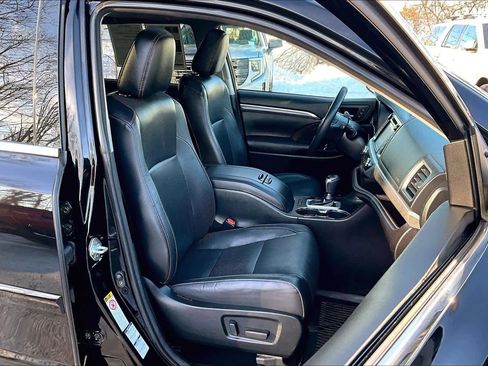 Used 2018 Toyota Highlander Limited image 8