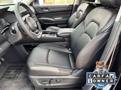 Used 2025 Nissan Pathfinder SL FWD image 20