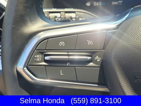 Used 2025 Chevrolet Equinox LT AWD/4WD image 14