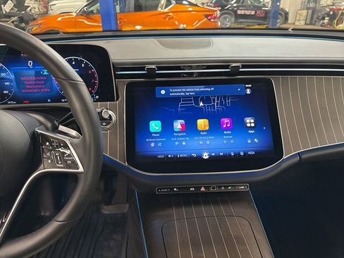 Used 2025 Mercedes-Benz E 350 4MATIC Sedan image 17