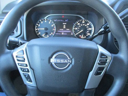 Used 2023 Nissan Titan S AWD/4WD image 32
